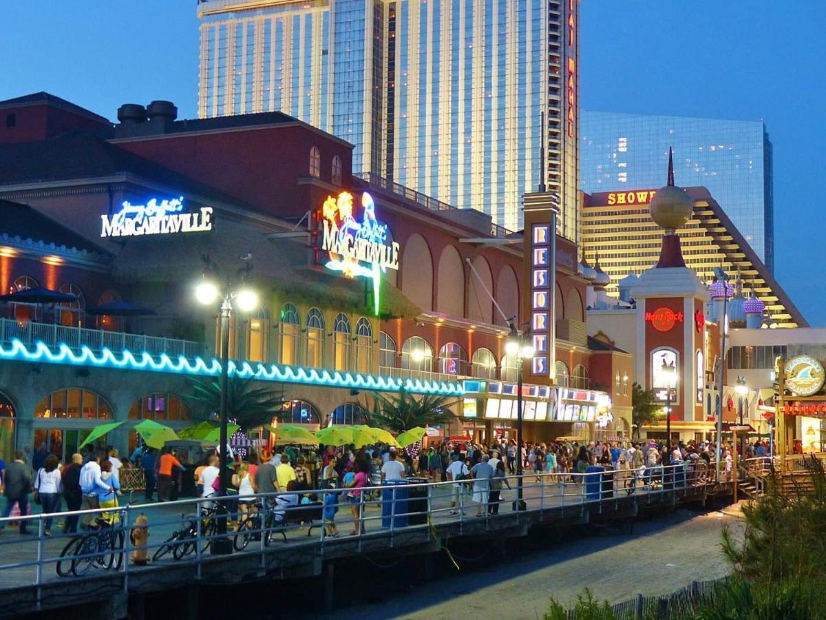 Astonishing Ocean Front Condo Cozysuites At Showboat Atlantic City Eksteriør billede